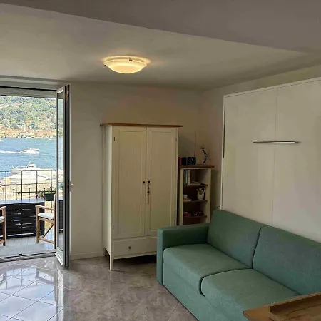 Lakefront - Balcony & Private Garage Διαμέρισμα *