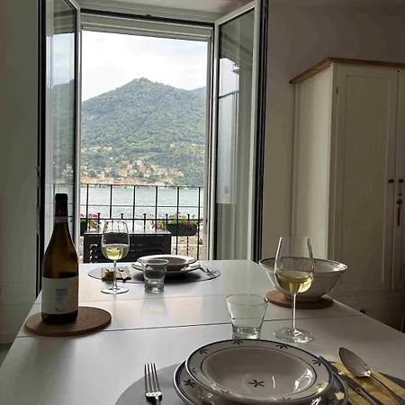 Διαμέρισμα Lakefront - Balcony & Private Garage *