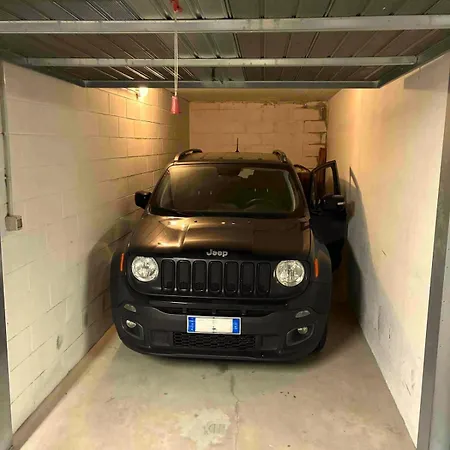 Lakefront - Balcony & Private Garage Διαμέρισμα