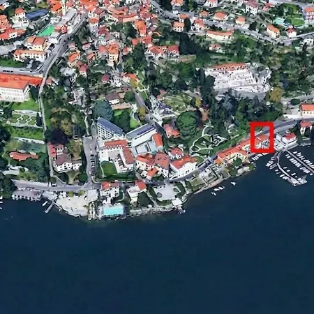 Lakefront - Balcony & Private Garage *