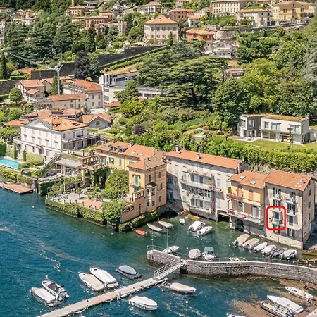 Lakefront - Balcony & Private Garage Moltrasio